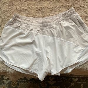 Lululemon hotty hot 4 “ run shorts